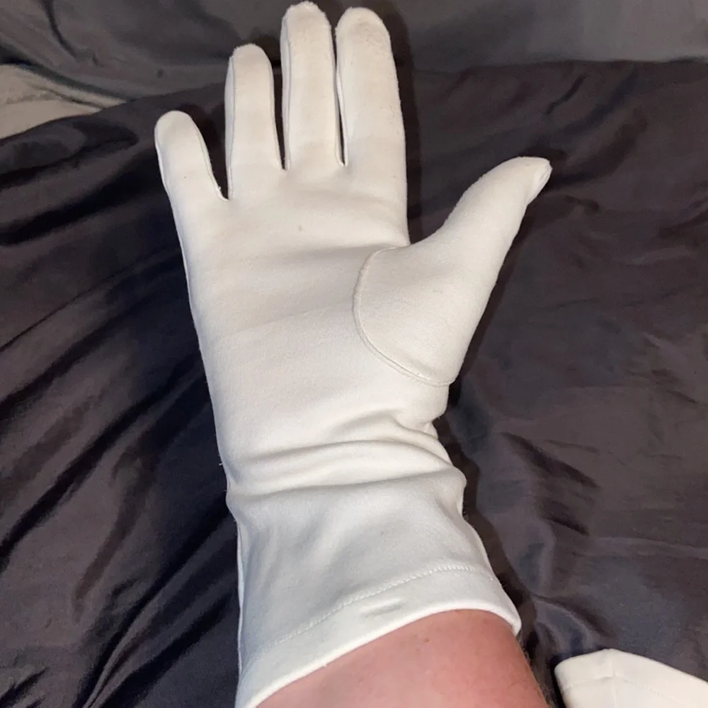 Vintage white gloves size medium